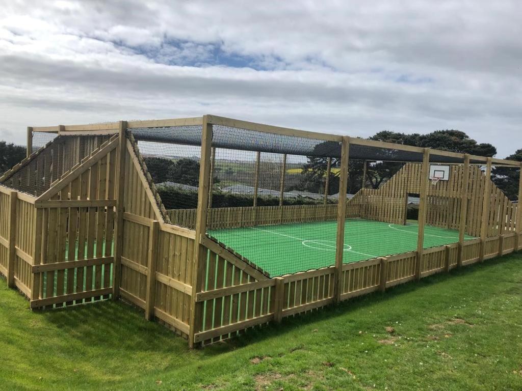 Exclusive 3 Bedroom Caravan, Sleeps 8 People At Parkdean Newquay Holiday Park, Cornwall, Uk Extérieur photo