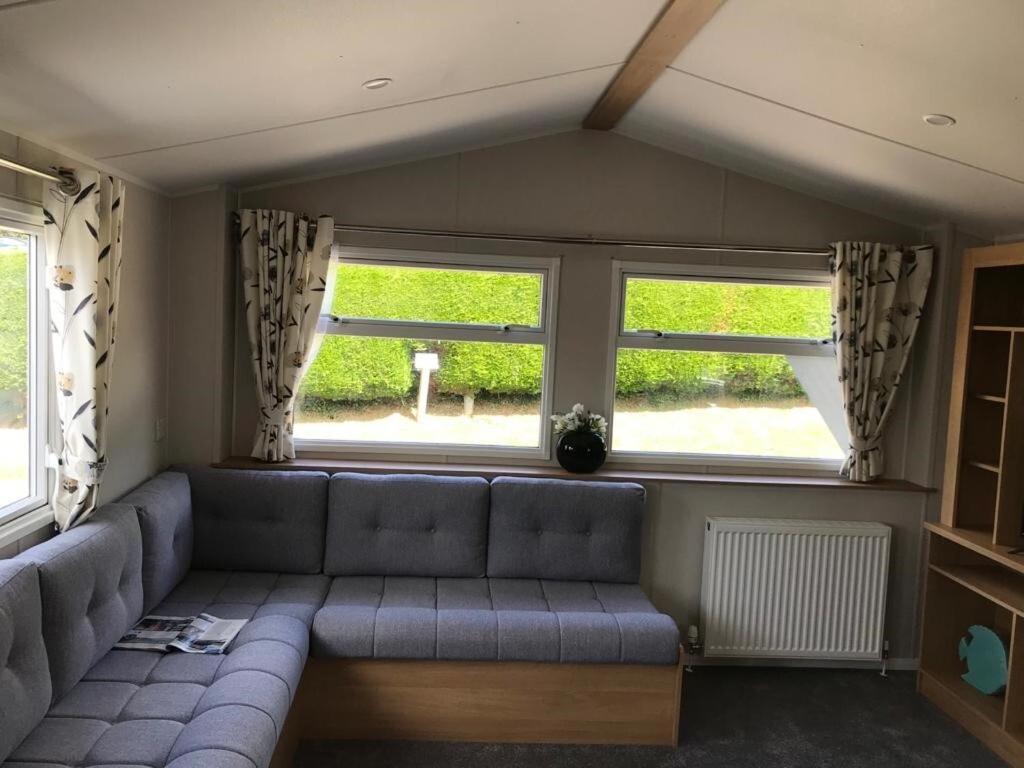 Exclusive 3 Bedroom Caravan, Sleeps 8 People At Parkdean Newquay Holiday Park, Cornwall, Uk Extérieur photo