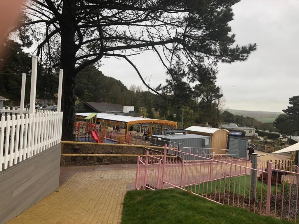 Exclusive 3 Bedroom Caravan, Sleeps 8 People At Parkdean Newquay Holiday Park, Cornwall, Uk Extérieur photo